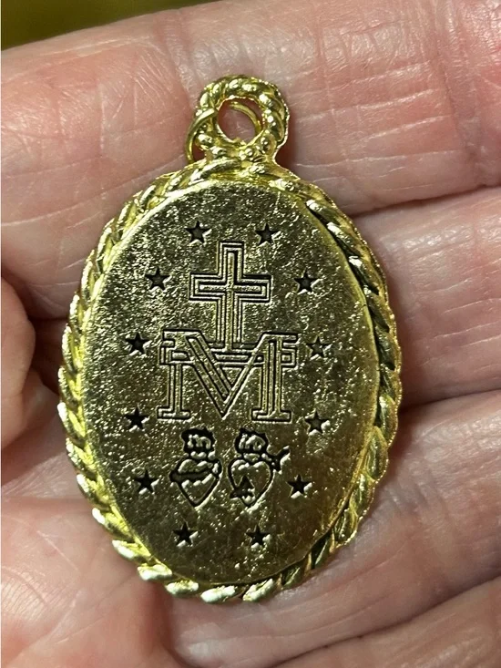 Gold-Tone Religious Medal Pendant - Picture 7 of 7
